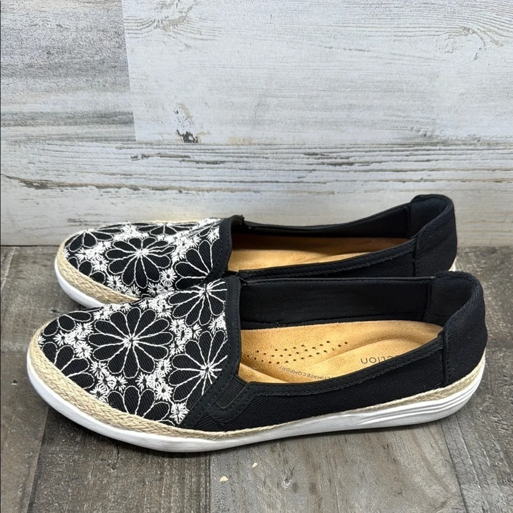 Clarks Collection Black Floral Embroidered Espadrille Flats Size 9m